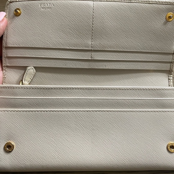 Prada Beige Leather Wallet - Picture 5 of 7